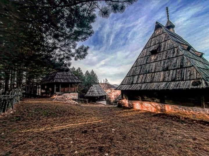 Seoski Turizam Melovic Rozanstvo Luaran gambar